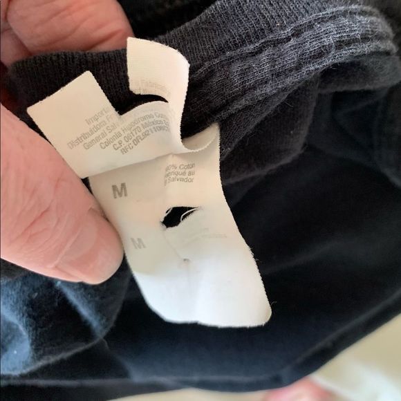 GUC Snapcat Black Tee. CUTE!! - Picture 4 of 10